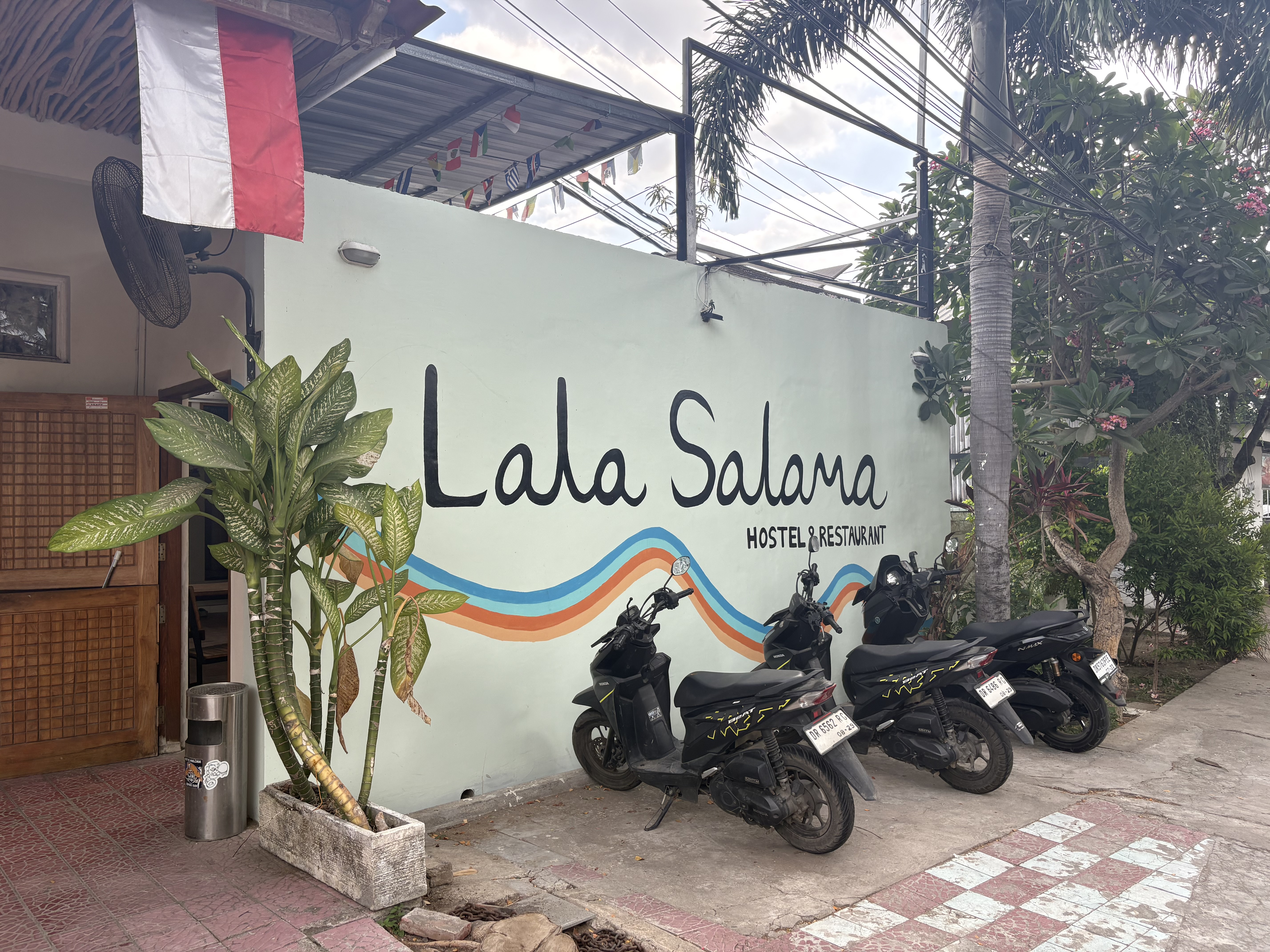 Lala Salama hostel exterior