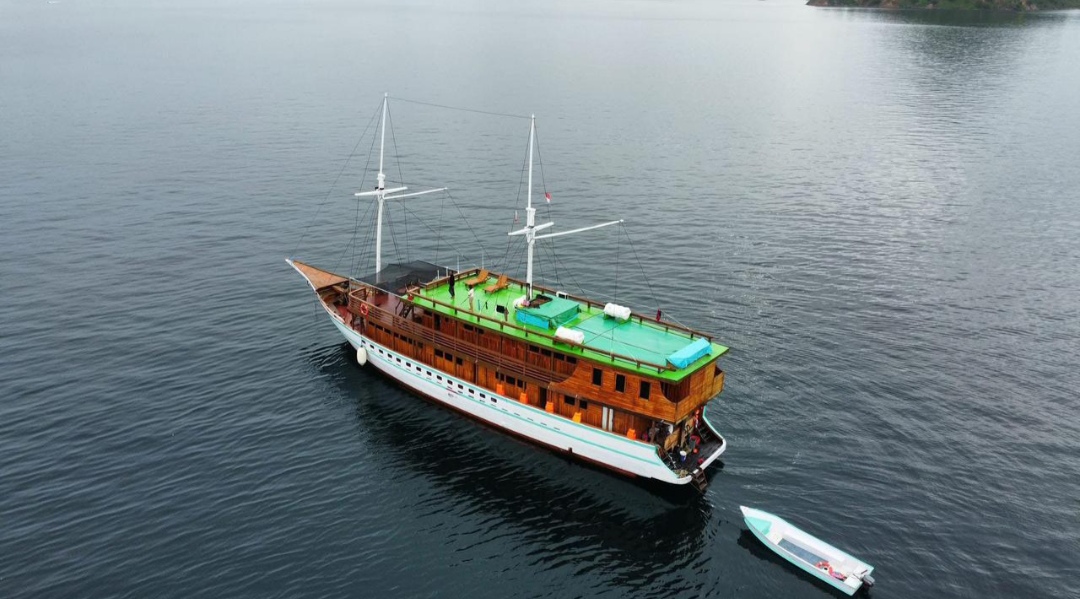 Boat front view