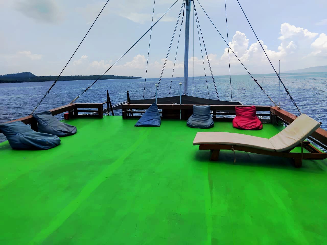Top sun deck with loungers